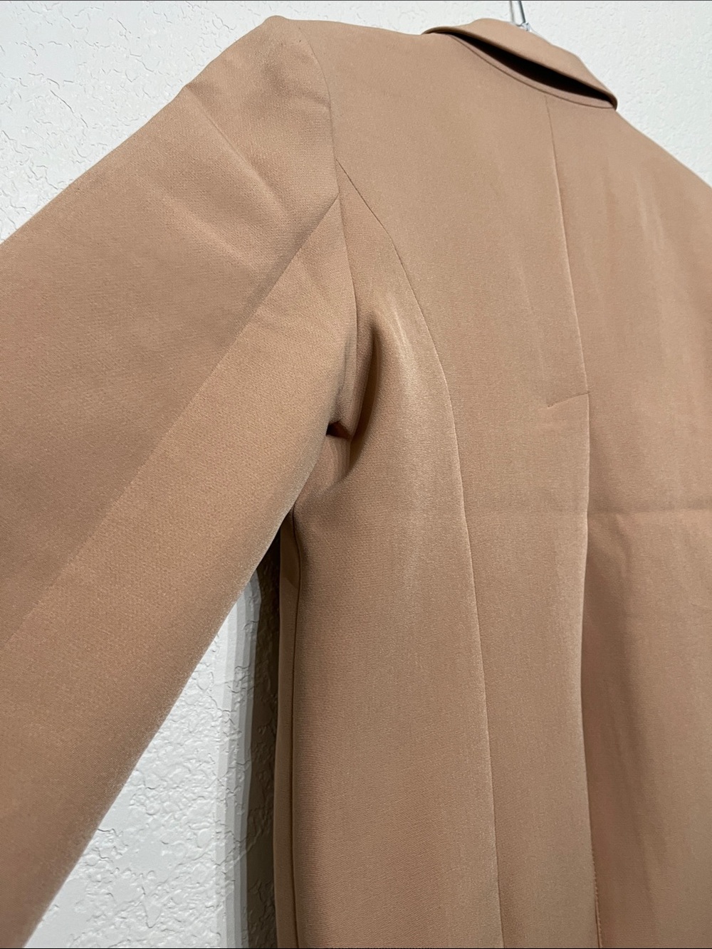 Venus Women’s Size 2 Tan Longline Blazer with Open back detail - Picture 9 of 10